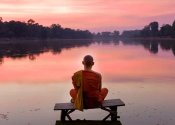Evening Walking Meditation: A Guide to Peaceful Transition