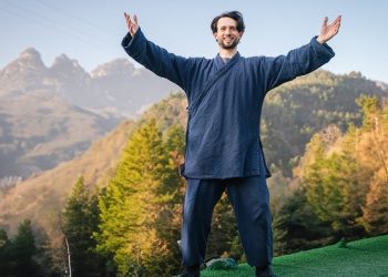 Chi Energy Walking: Cultivating Vital Energy Through Mindful Movement