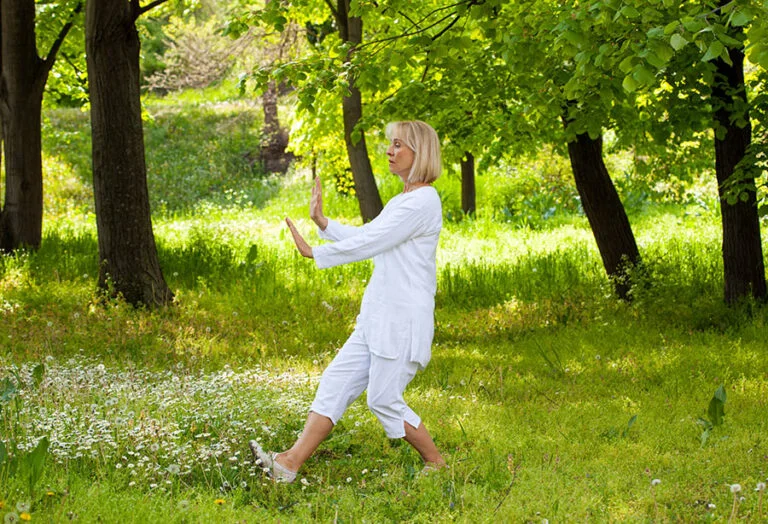 Tai Chi Walking Vs Regular Walking: Finding Your Perfect Stride